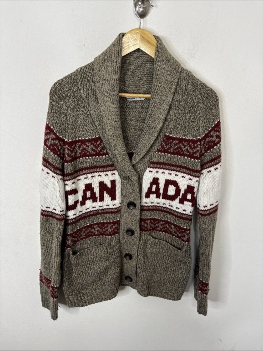 Bluenotes Woman M Canada Print Western Cowichan Cardigan Knit Sweater Aztec